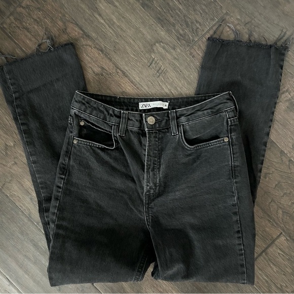 Zara Denim - Zara Black Straight Leg Jeans 4 High Rise Raw Hem Minimalist Capsule Fit